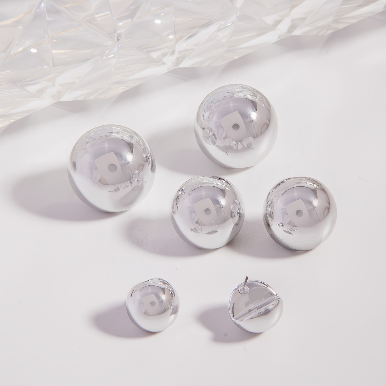 6pcs Glossy Women's Stud Earrings, Fashionable Round Styles